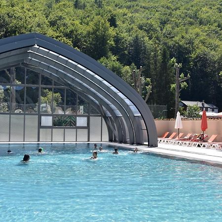 Hotel Domaine Du Lac Chambon ミュロル エクステリア 写真
