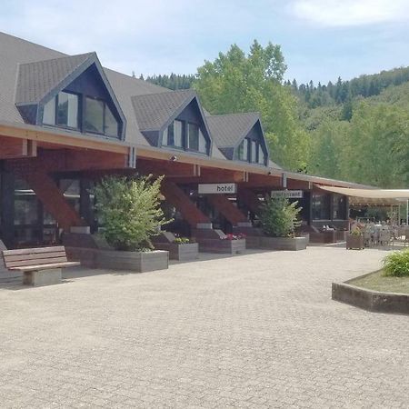 Hotel Domaine Du Lac Chambon ミュロル エクステリア 写真