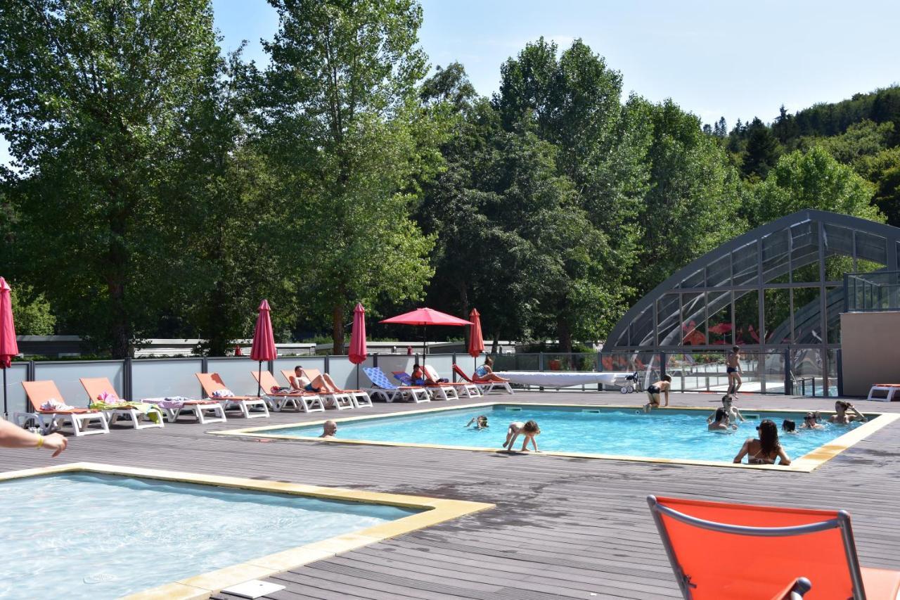 Hotel Domaine Du Lac Chambon ミュロル エクステリア 写真