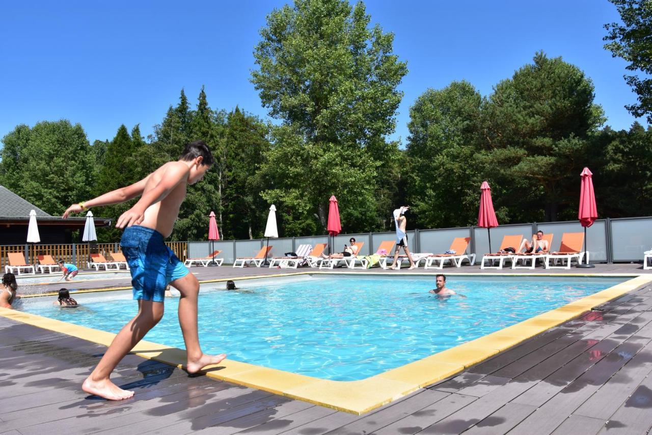 Hotel Domaine Du Lac Chambon ミュロル エクステリア 写真