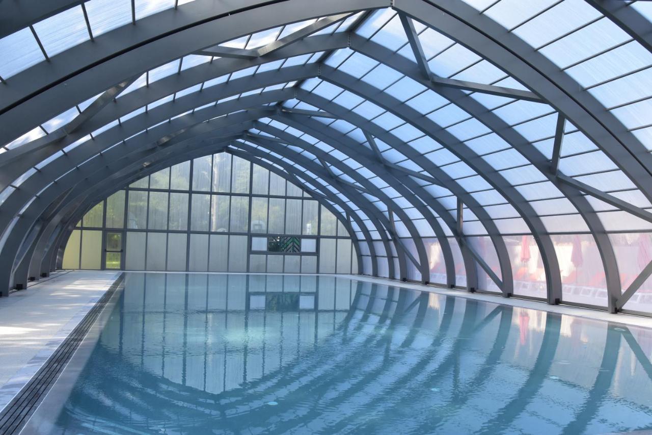 Hotel Domaine Du Lac Chambon ミュロル エクステリア 写真