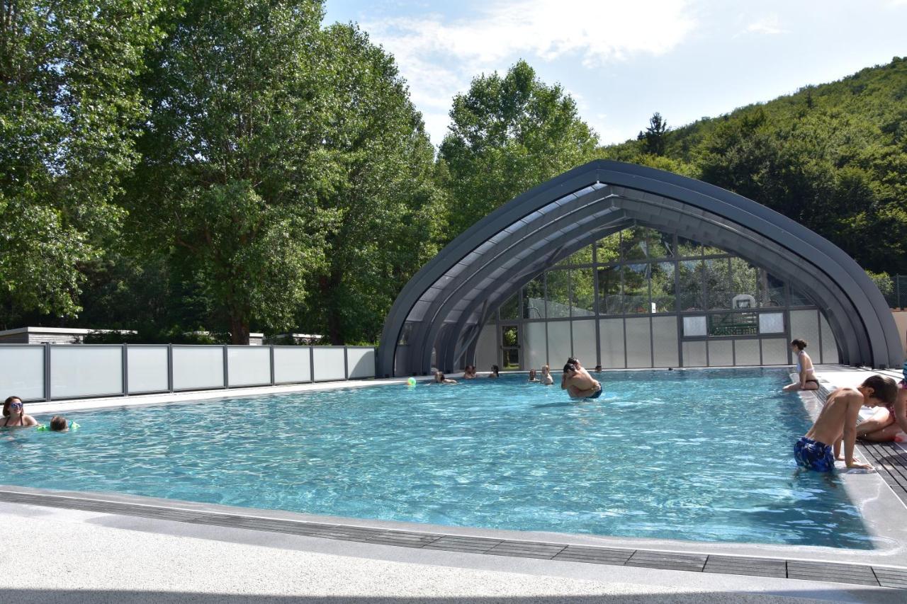 Hotel Domaine Du Lac Chambon ミュロル エクステリア 写真