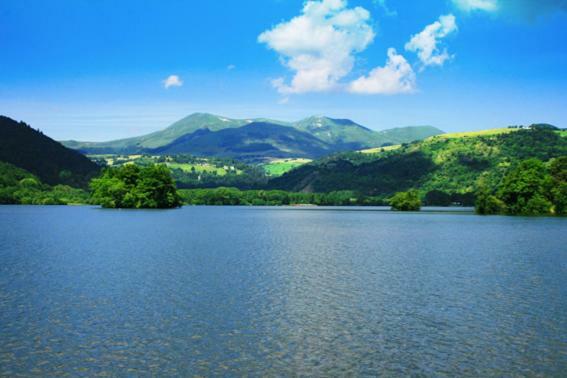 Hotel Domaine Du Lac Chambon ミュロル エクステリア 写真