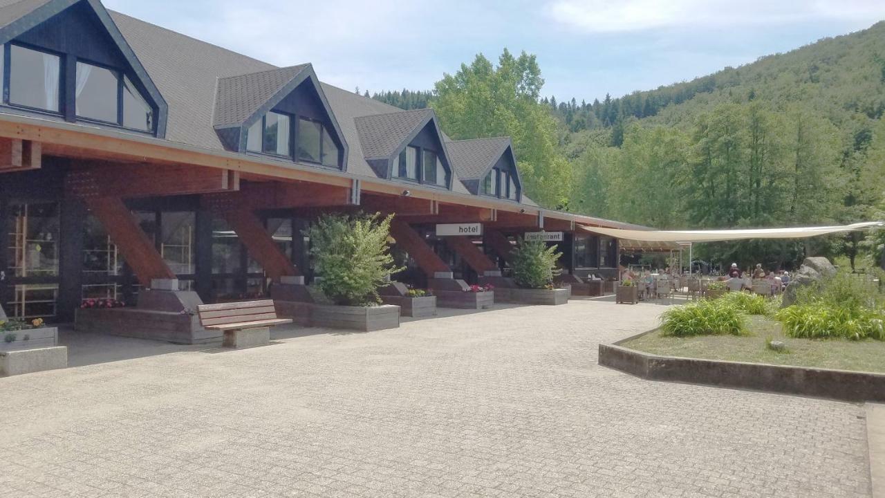 Hotel Domaine Du Lac Chambon ミュロル エクステリア 写真